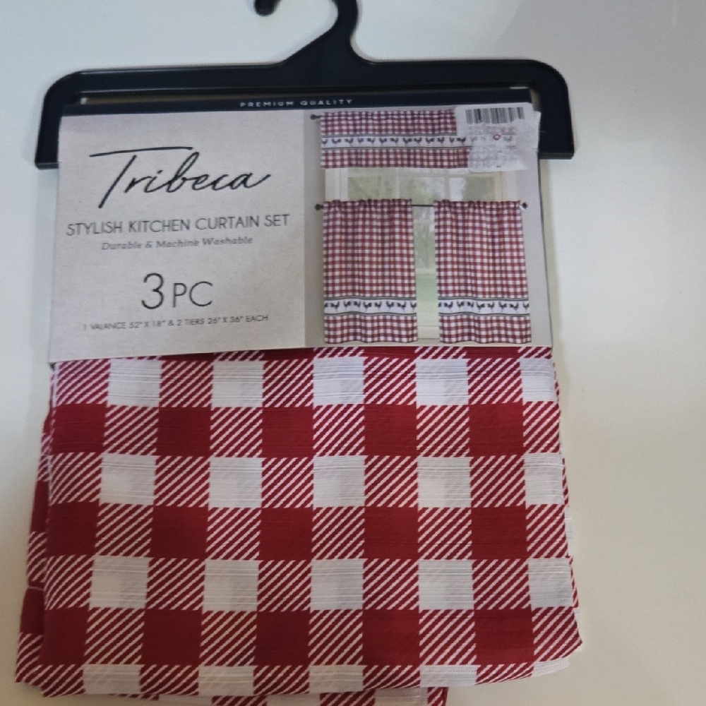 Tribeca by Kenneth Cole Red and White Kitchen Curtain Set NWT GALLO CHICKEN
